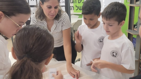 חדר הנצחה ייחודי לזכרו של יצחק רבין זל בבית ספר רבין ביבנה (5).jpeg