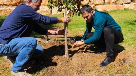 נטיעת עץ לזכר ביבס (2).jpeg