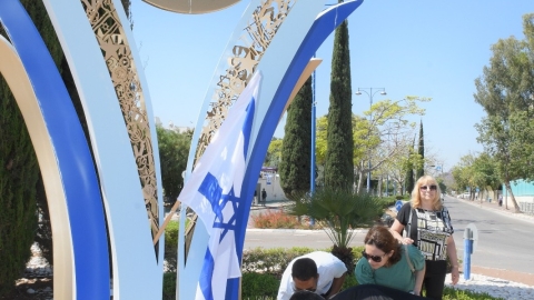 טקס יום הניצחון ביבנה (18).jpeg