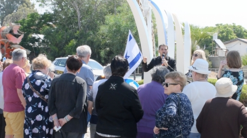 טקס יום הניצחון ביבנה (23).jpeg