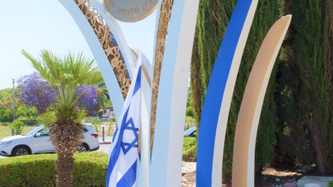 טקס יום הניצחון ביבנה (30).jpeg