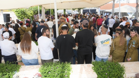טקס יום הזכרון בבית העלמין (5).jpeg
